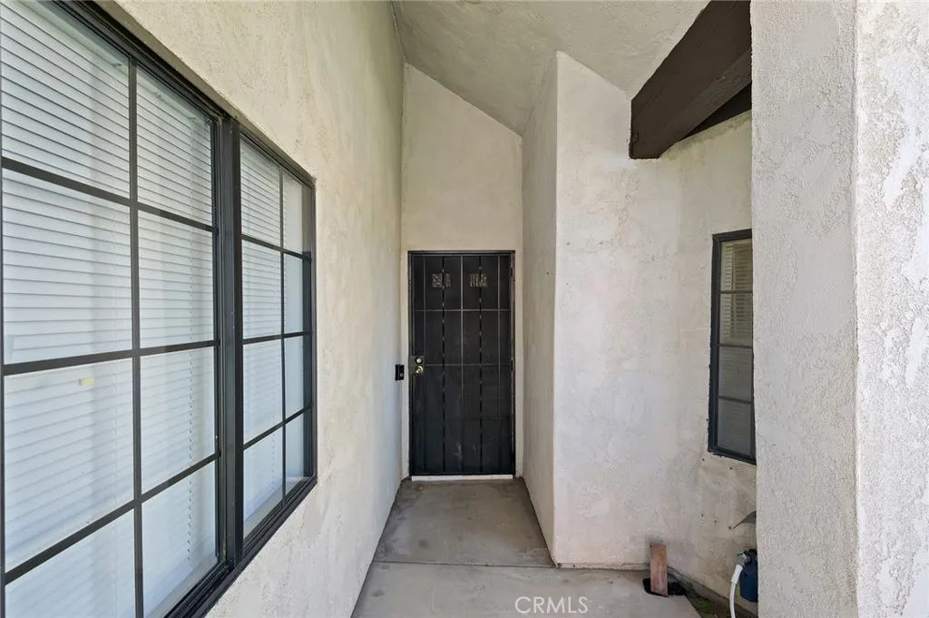 19229 Pine, Apple Valley, California 92308 home-pic-2