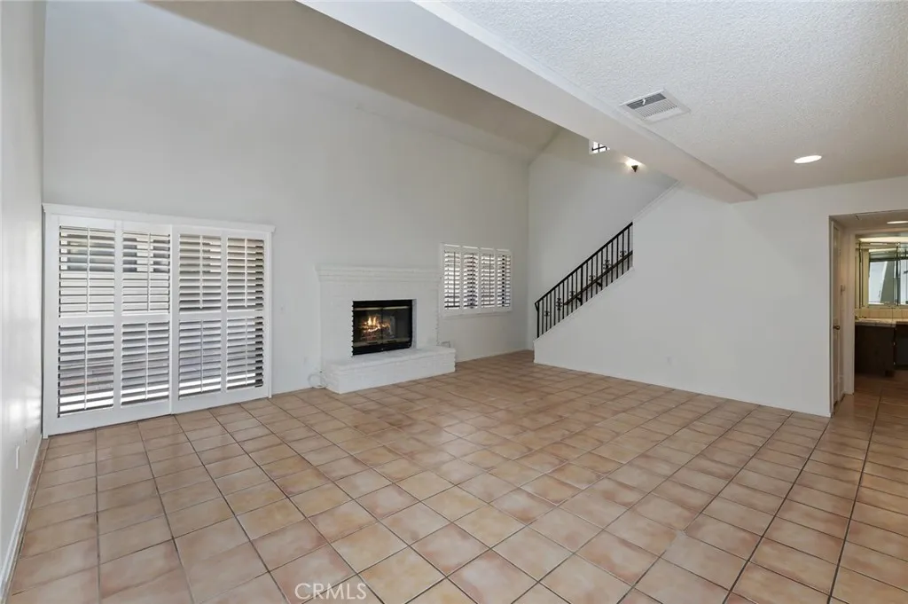 19229 Pine, Apple Valley, California 92308 home-pic-5