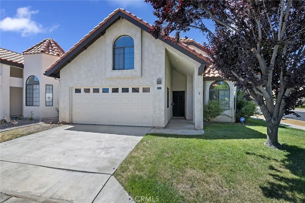 19229 Pine, Apple Valley, California 92308 home-pic-0