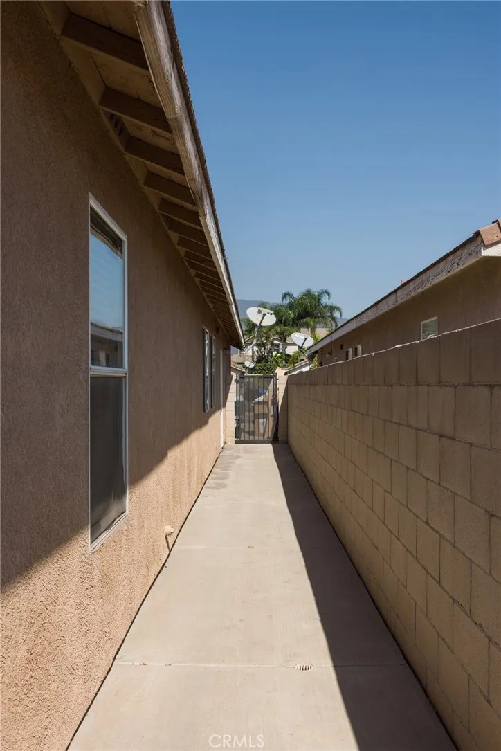 15129 Wright Court, Fontana, California 92336 home-pic-24