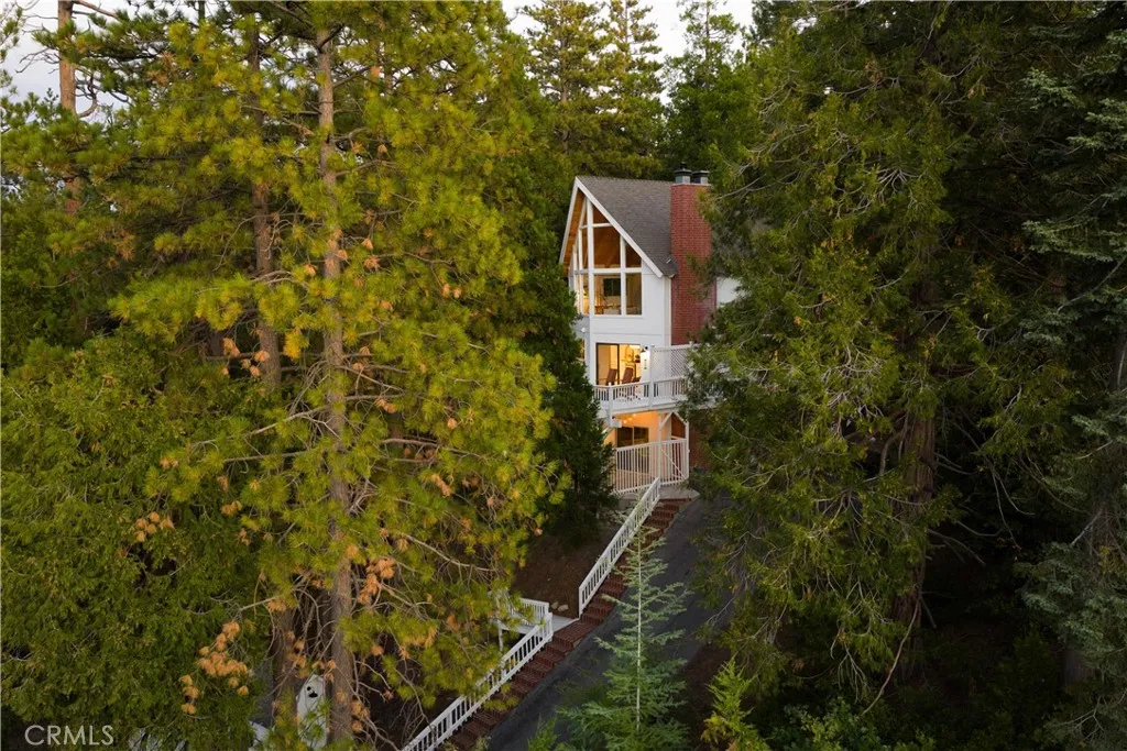 527 Rainier Road, Lake Arrowhead, California 92352 home-pic-1