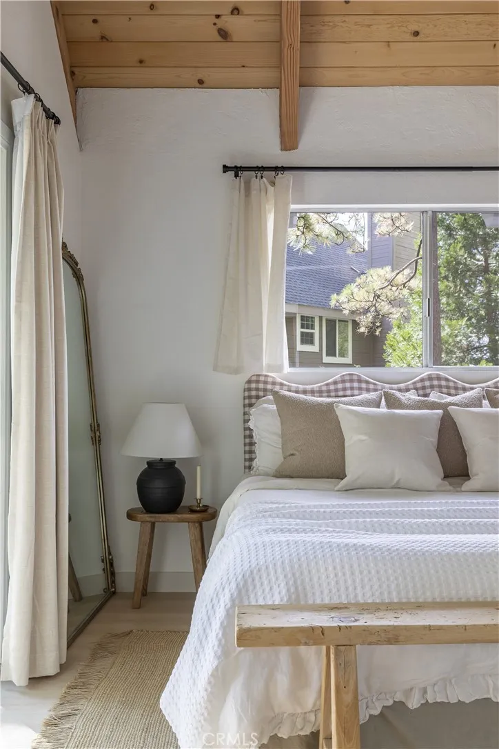 527 Rainier Road, Lake Arrowhead, California 92352 home-pic-13