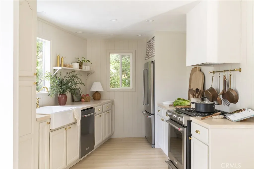 527 Rainier Road, Lake Arrowhead, California 92352 home-pic-16