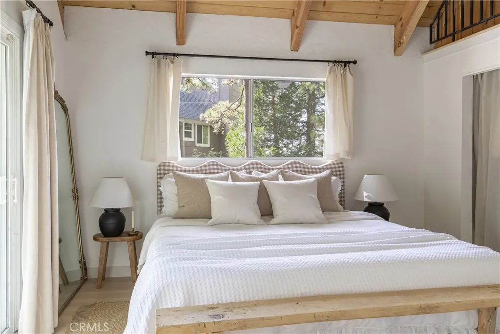 527 Rainier Road, Lake Arrowhead, California 92352 home-pic-12