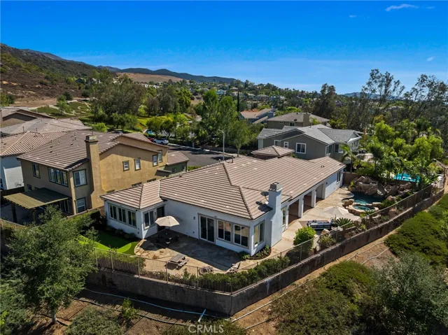 Perched overlooking the city with amazing mountain Views!