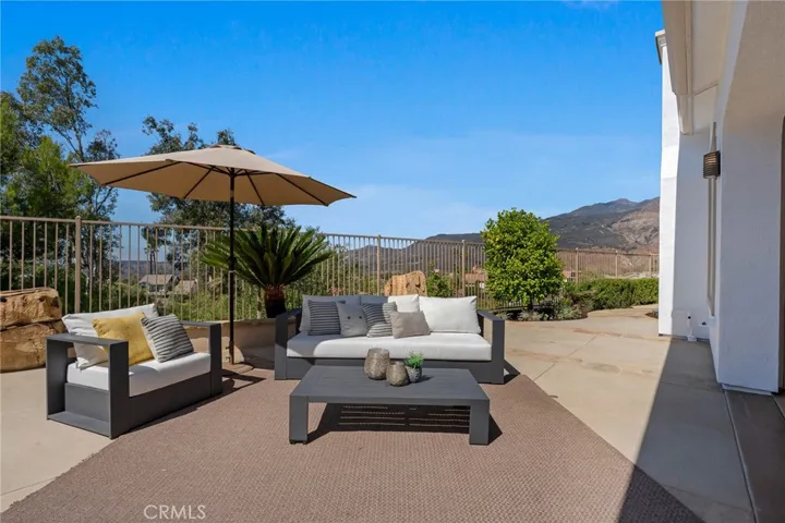 The backyard is so nice, it can be called Vista Resort & Spa, or you can just call it home!