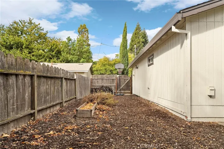 2158 North Avenue, Chico, California 95926