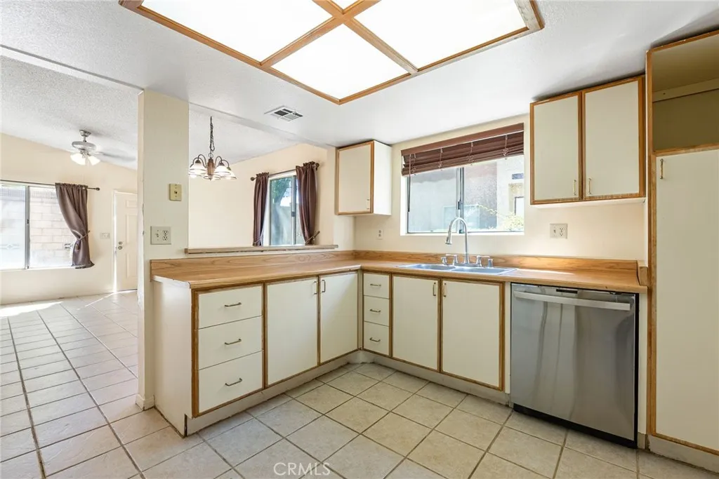 1700 E Avenue Q14  home-pic-29