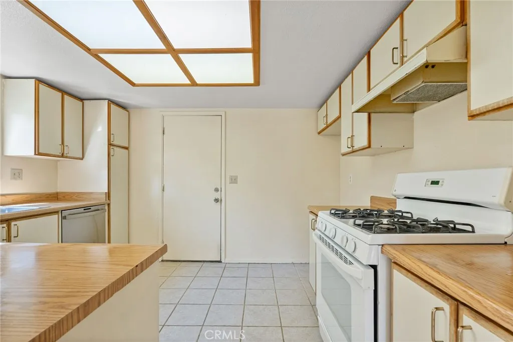 1700 E Avenue Q14  home-pic-33