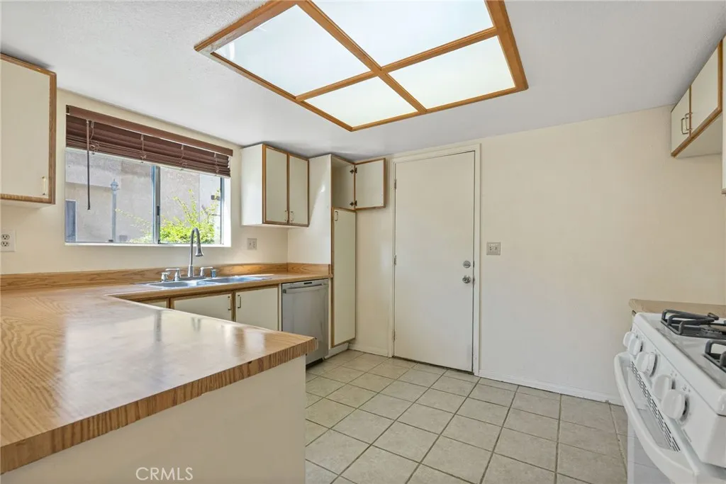 1700 E Avenue Q14  home-pic-28