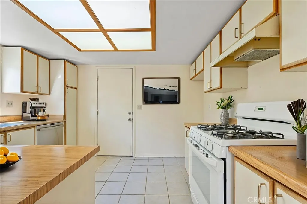 1700 E Avenue Q14  home-pic-13