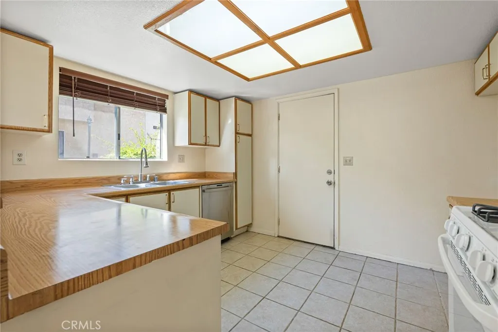 1700 E Avenue Q14  home-pic-32