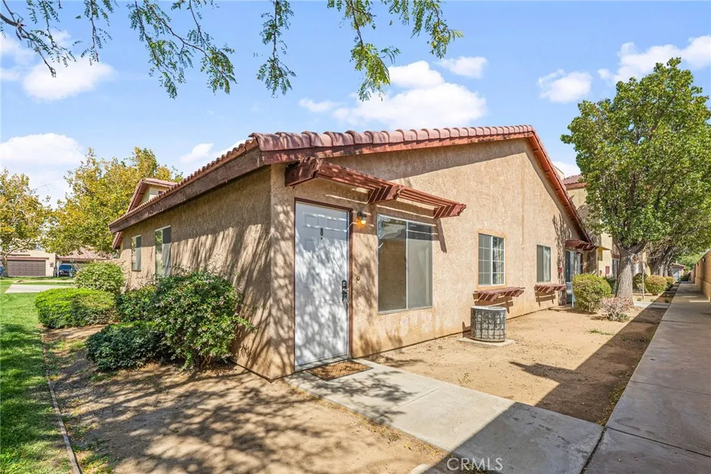 1700 E Avenue Q14  home-pic-2