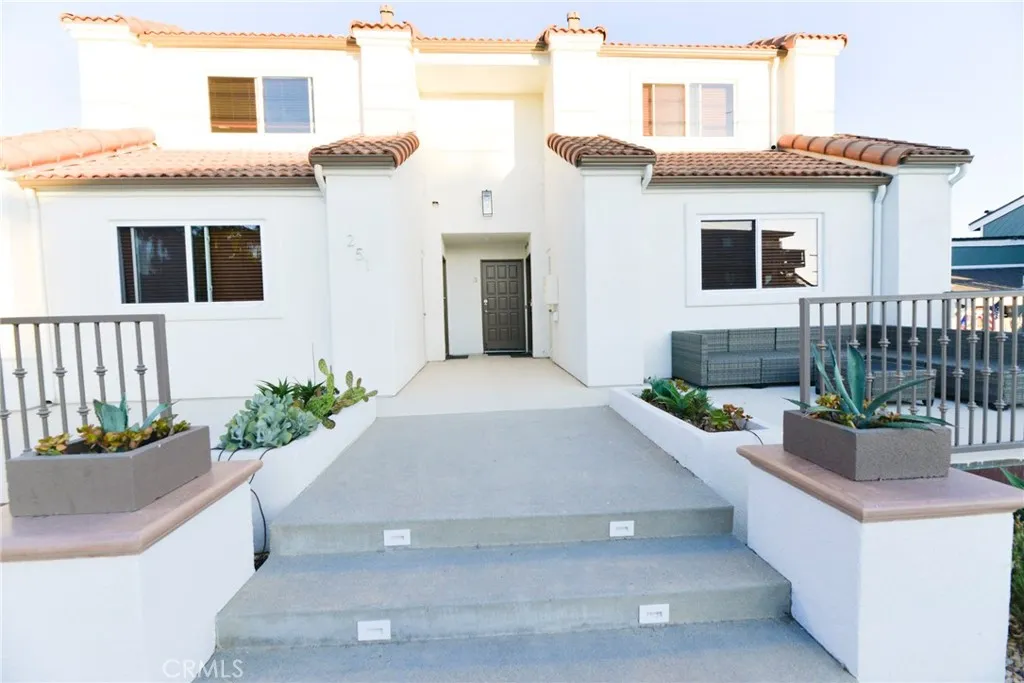 251 Avenida Madrid, San Clemente, California 92672 home-pic-1