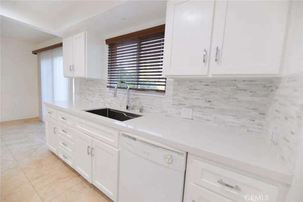 251 Avenida Madrid, San Clemente, California 92672 home-pic-10