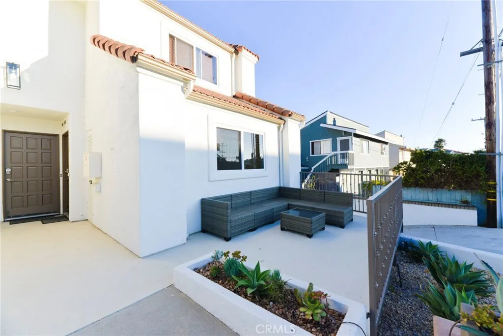 251 Avenida Madrid, San Clemente, California 92672 home-pic-2