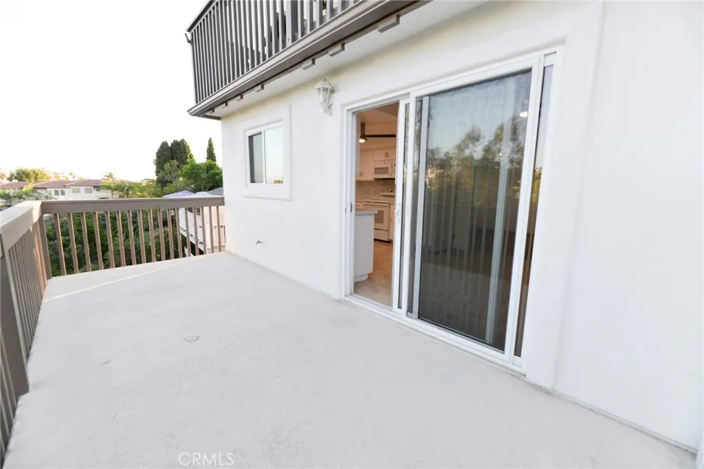 251 Avenida Madrid, San Clemente, California 92672 home-pic-12