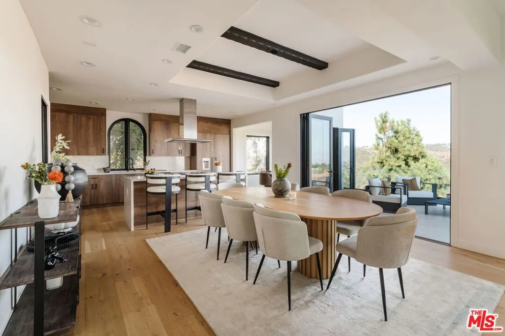 1648 Summitridge Drive, Beverly Hills, California 90210 home-pic-3