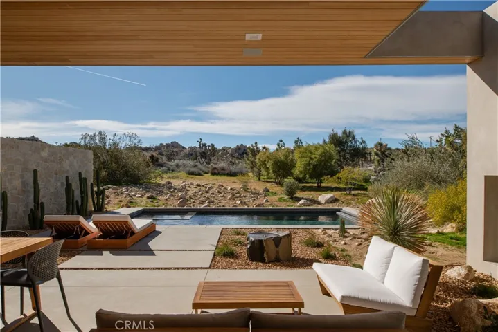 Outdoor Living Retreat Space