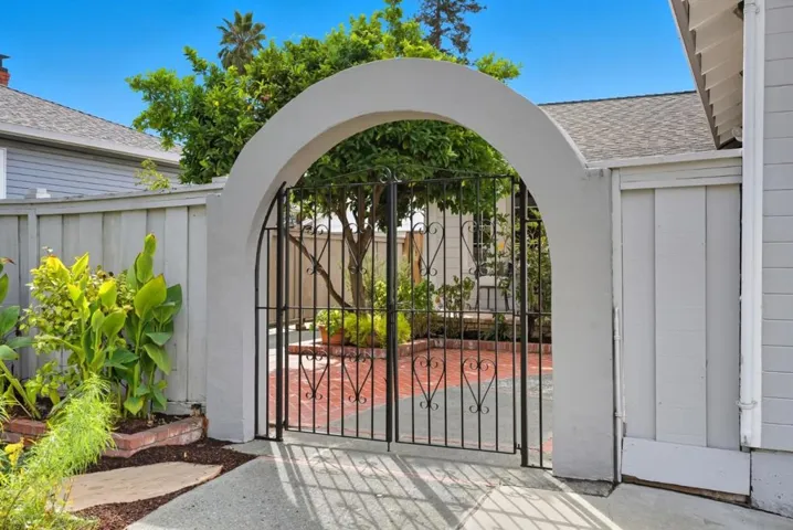 334 Hillview Avenue, Redwood City, California 94062