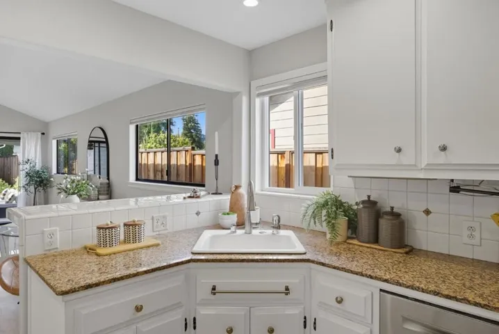 334 Hillview Avenue, Redwood City, California 94062