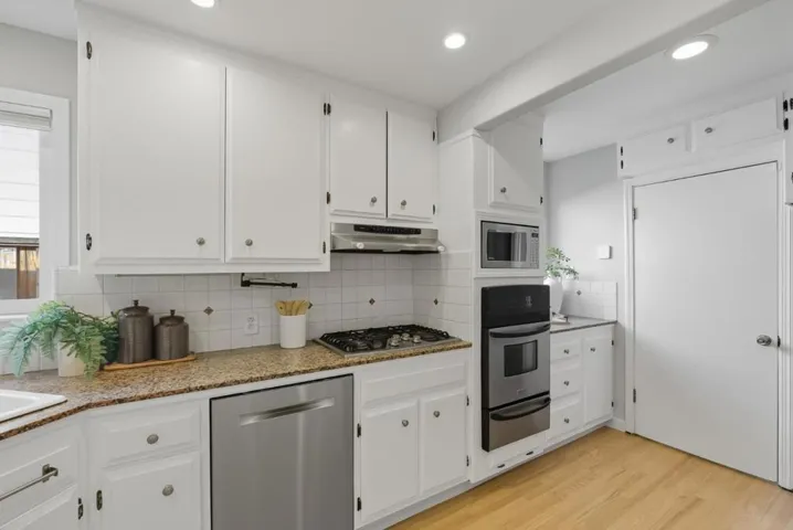 334 Hillview Avenue, Redwood City, California 94062