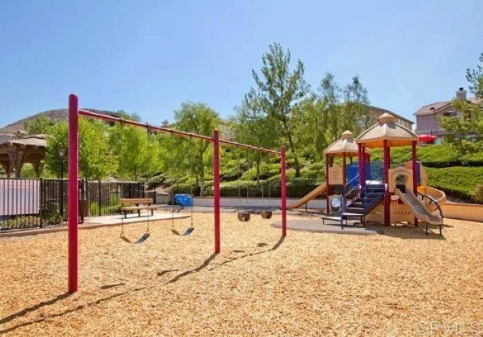33510 Cedar Creek Lane, Lake Elsinore, California 92532 home-pic-18