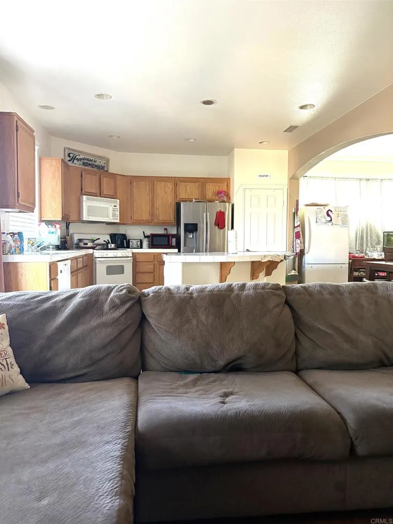 33510 Cedar Creek Lane, Lake Elsinore, California 92532 home-pic-3