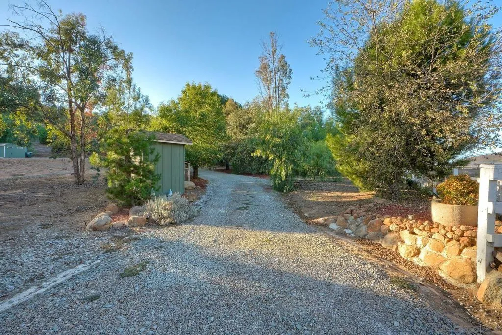23003 Arjo Lane, Ramona, California 92065 home-pic-32