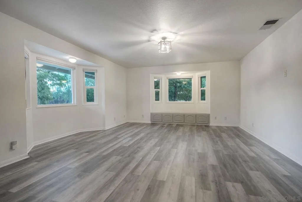 23003 Arjo Lane, Ramona, California 92065 home-pic-9