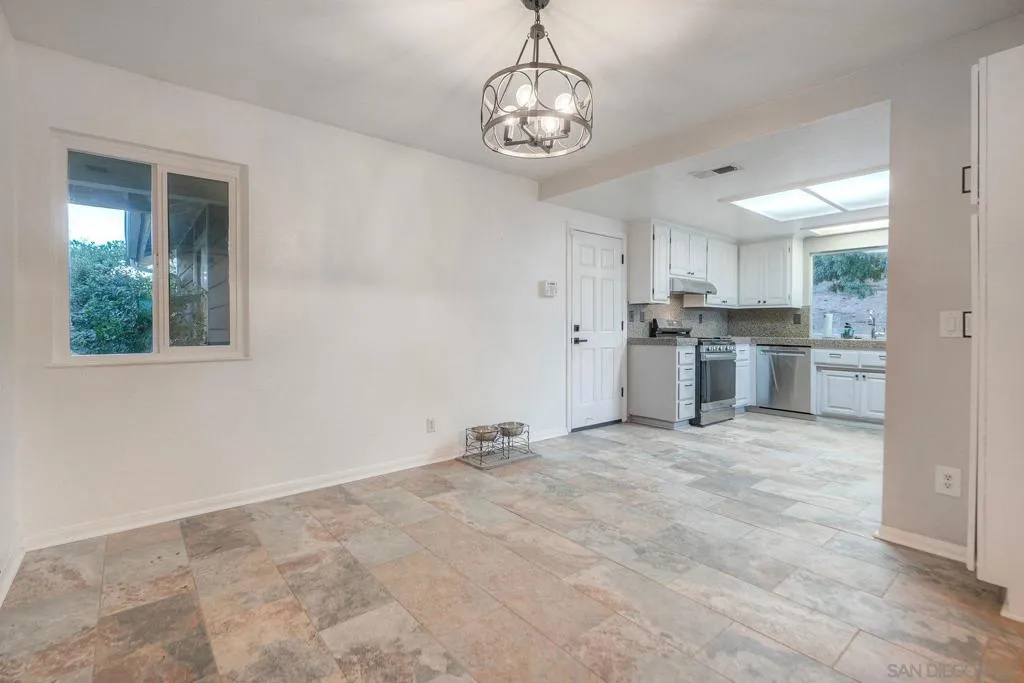 23003 Arjo Lane, Ramona, California 92065 home-pic-12
