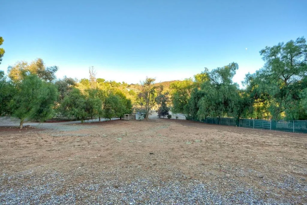 23003 Arjo Lane, Ramona, California 92065 home-pic-38