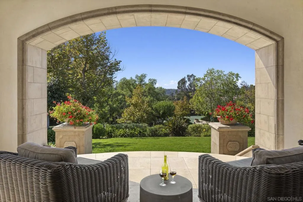 17872 Via De Fortuna, Rancho Santa Fe, California 92067 home-pic-23
