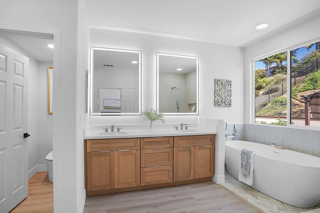 1120 Parkview Dr, Oceanside, California 92057 home-pic-14