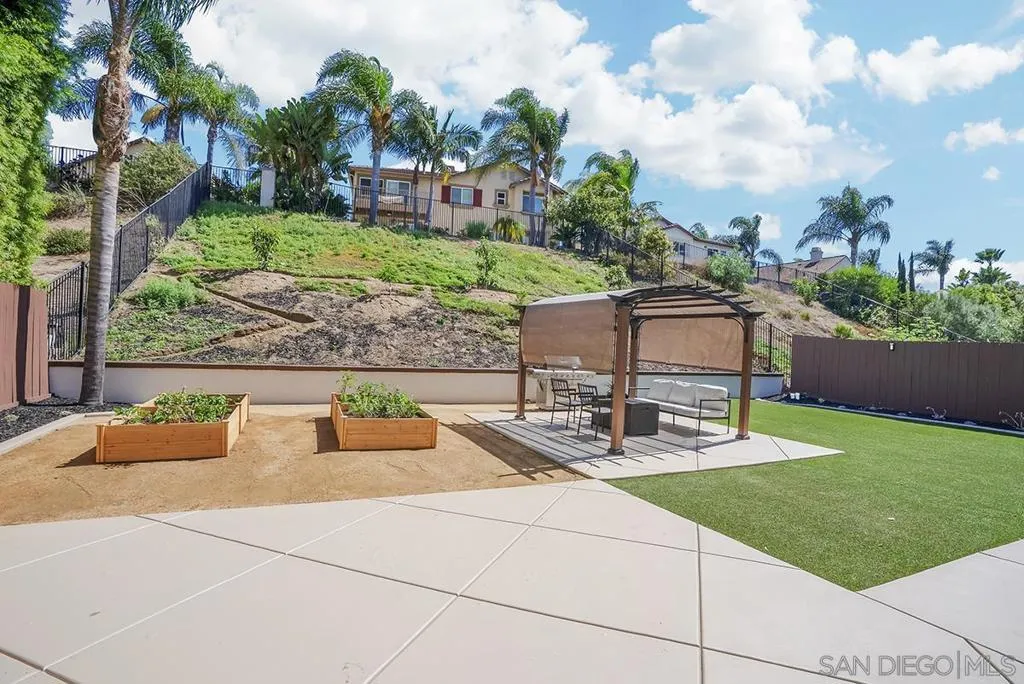 1120 Parkview Dr, Oceanside, California 92057 home-pic-23