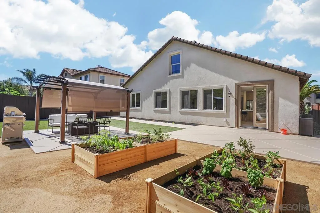 1120 Parkview Dr, Oceanside, California 92057 home-pic-21