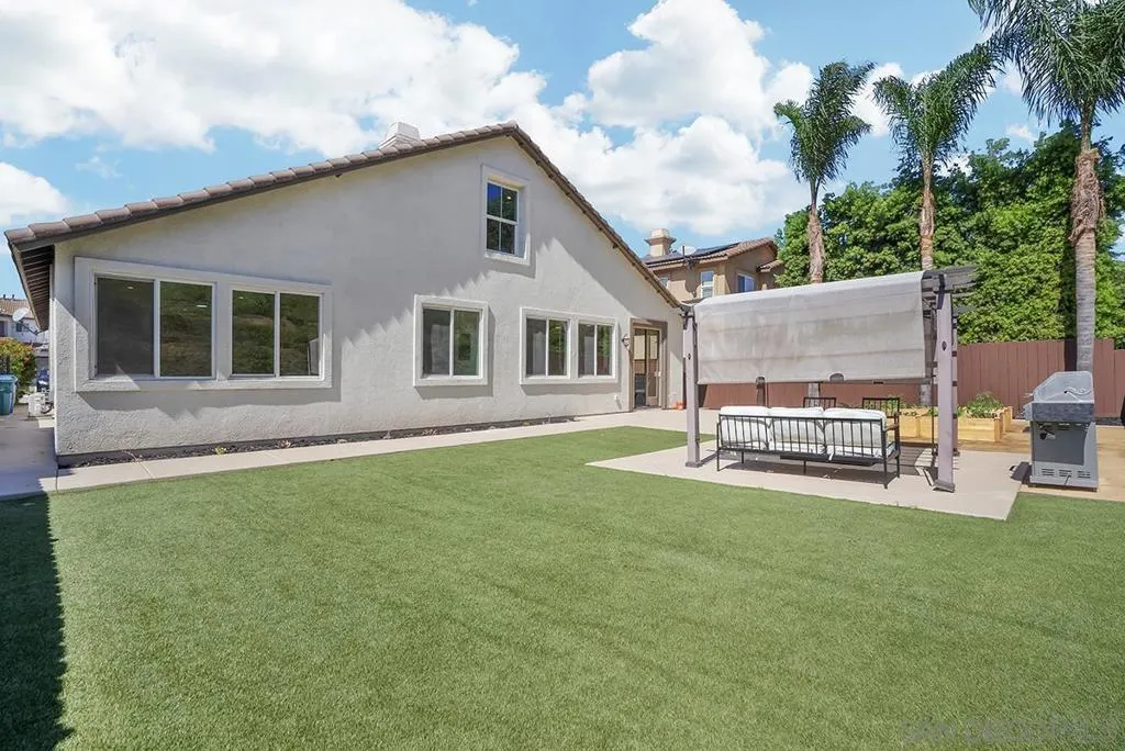 1120 Parkview Dr, Oceanside, California 92057 home-pic-26