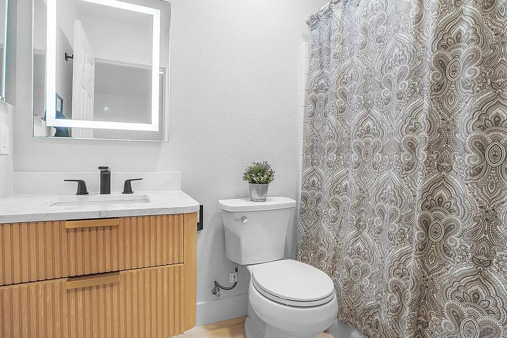 1120 Parkview Dr, Oceanside, California 92057 home-pic-20