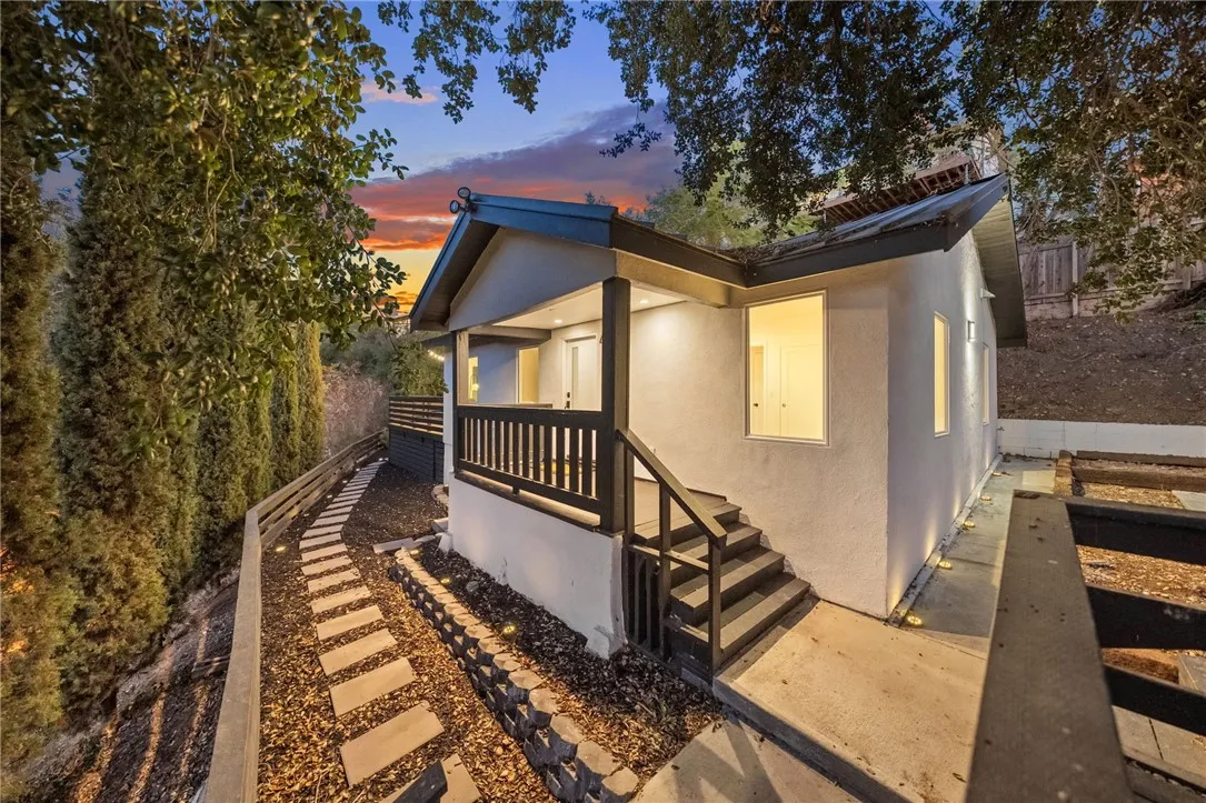 408 Rustic Drive, Los Angeles, California 90065 home-pic-10