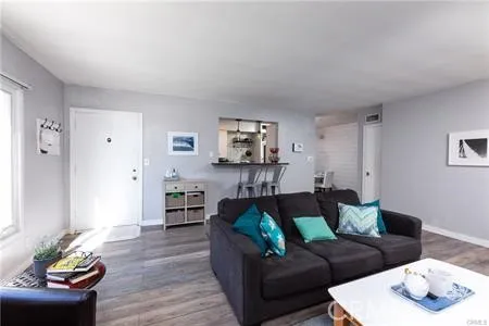 12 3rd Place, Long Beach, California 90802 home-pic-3