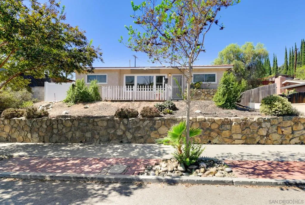 4330 Alamo Dr, San Diego, California 92115 home-pic-0