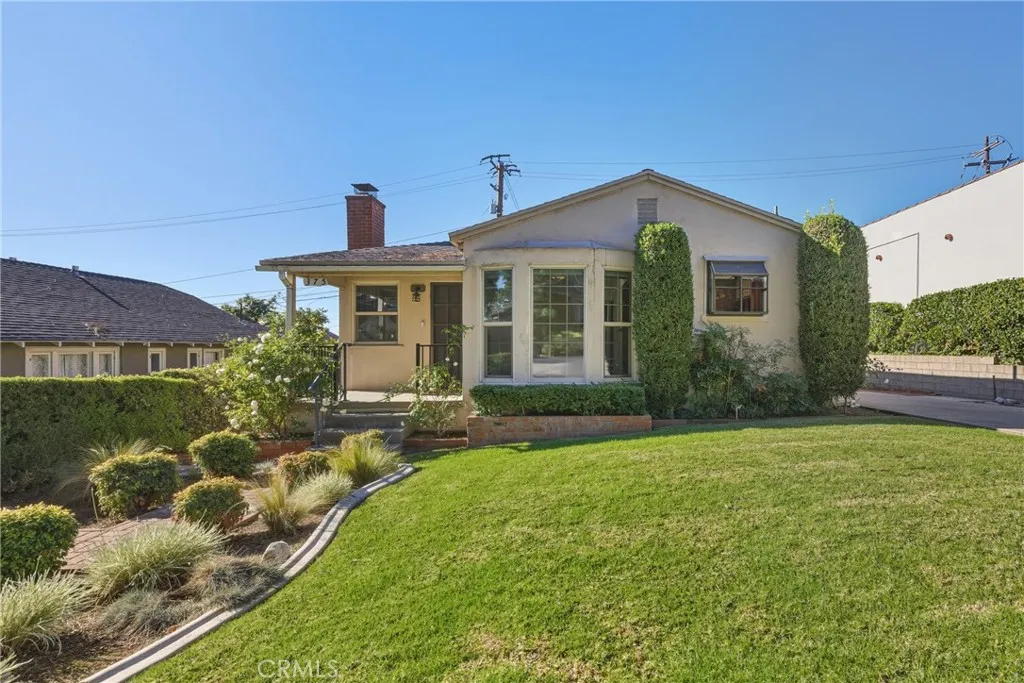 375 N Canyon Boulevard, Monrovia, California 91016 home-pic-1