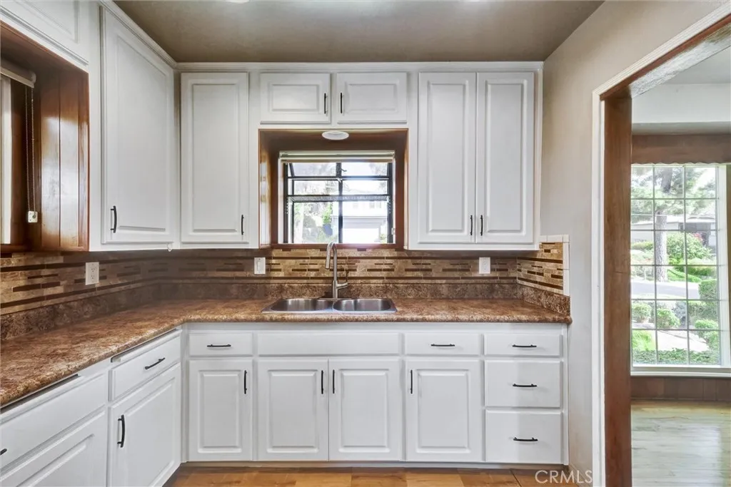 375 N Canyon Boulevard, Monrovia, California 91016 home-pic-17