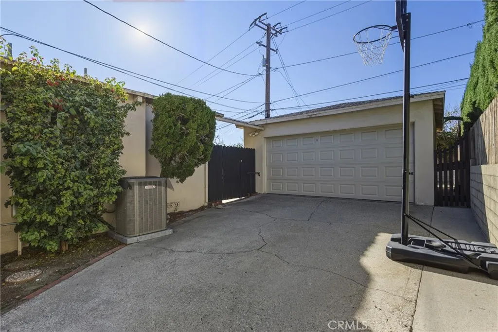 375 N Canyon Boulevard, Monrovia, California 91016 home-pic-38