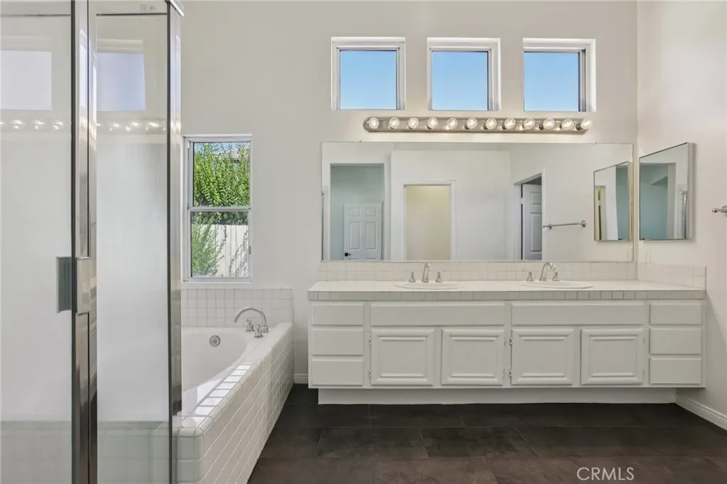 6233 Penfield Avenue, Woodland Hills, California 91367 home-pic-26