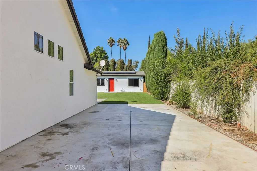 6233 Penfield Avenue, Woodland Hills, California 91367 home-pic-40