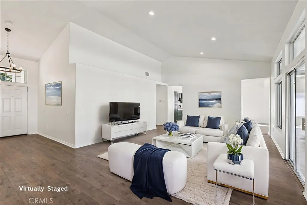 6233 Penfield Avenue, Woodland Hills, California 91367 home-pic-8