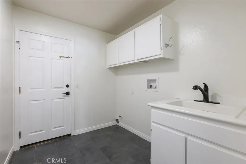 6233 Penfield Avenue, Woodland Hills, California 91367 home-pic-24
