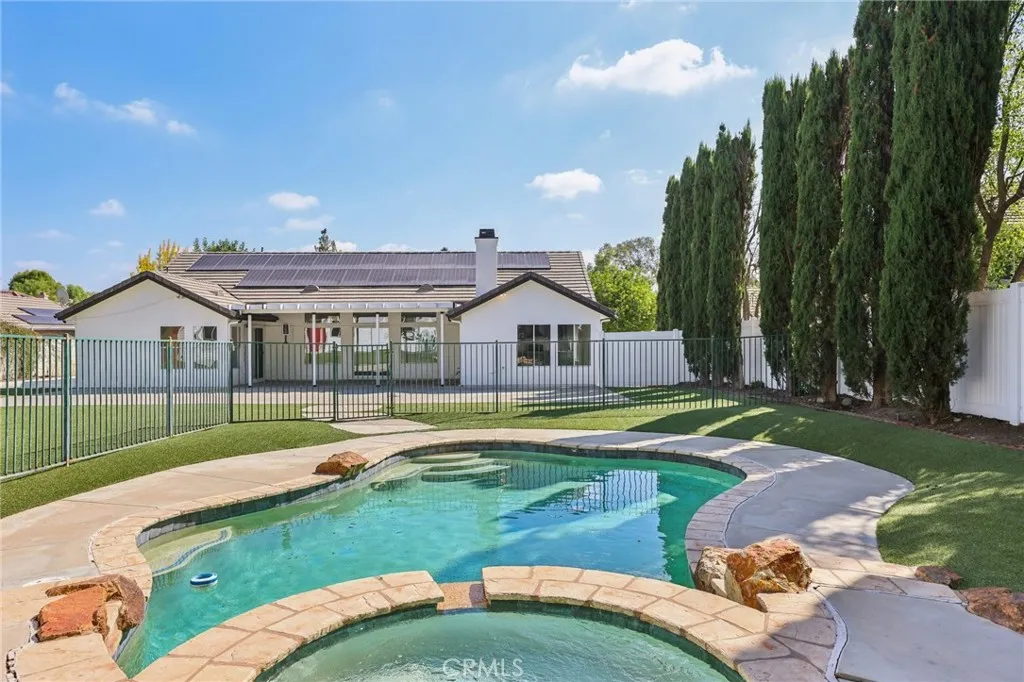6233 Penfield Avenue, Woodland Hills, California 91367 home-pic-38