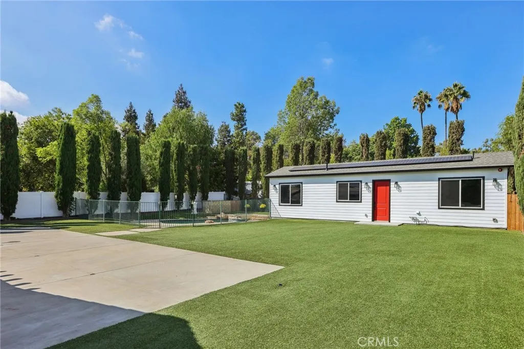 6233 Penfield Avenue, Woodland Hills, California 91367 home-pic-39
